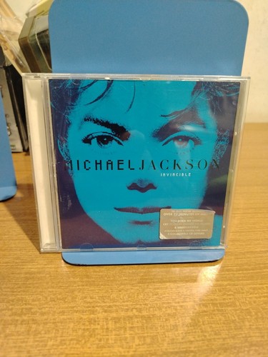 Michael jackson invicible - michael,